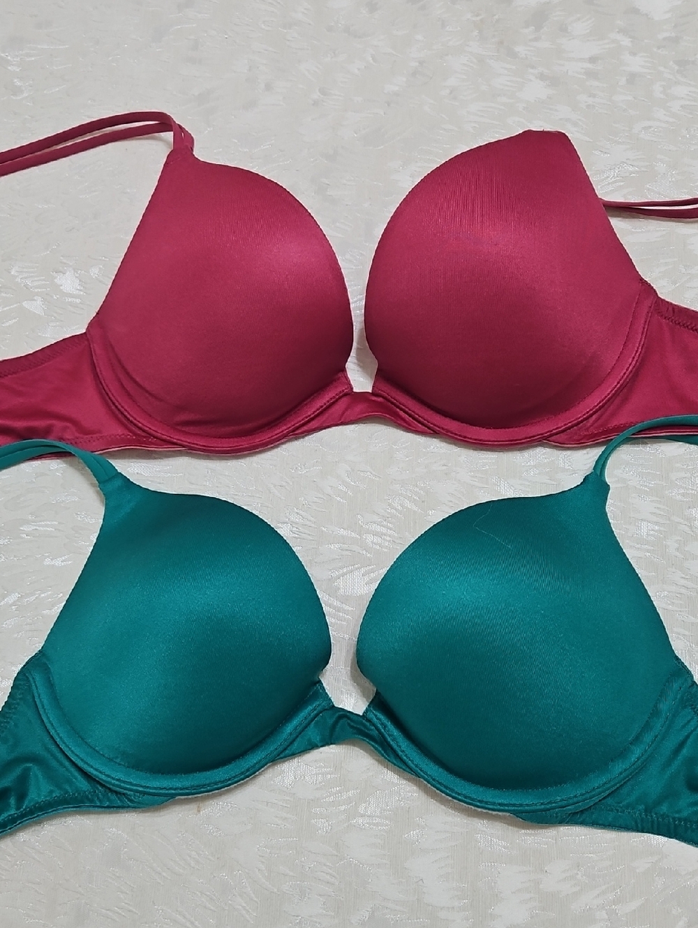 Vicyoria'S SECRET Two-Pack Smooth T-Shirt Bras in Berry and Teal